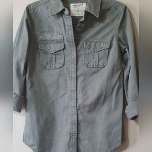 Women's army green xs 3/4 sleeve button up shirt